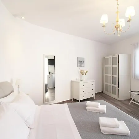 Crystal View Mykonos מלון דירות 2*